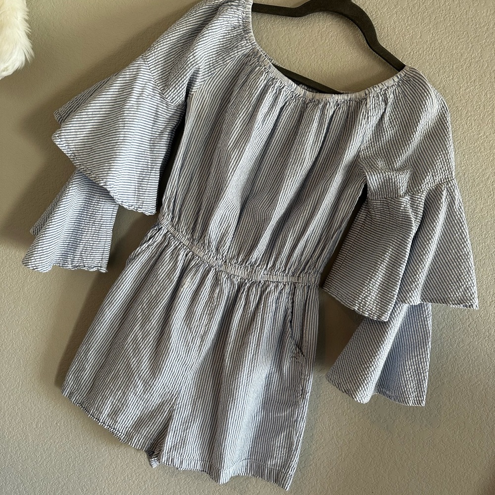 FASHIONNOVA ROMPER - Picture 2 of 2